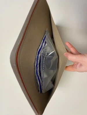 <p><span>Prepare the items and certificates (or the original box and guarantee for the watches) &ndash; if you have them &ndash; next to the envelope and take photos (to be sent later to your personal Auctentic contact).</span></p>
<p><span>NB: Photographing the object next to the envelope, before and after packing it and sending the photos to your contact person, is a necessary operation to verify that the objects you will send correspond to those indicated in the ownership entrustment documentation, and to ensure that the your packaging has been perfectly executed.</span></p>
<p><span>After photographing the objects next to the shipping envelope, wrap your precious items tightly in a sheet of bubble wrap, the plastic one with a thousand bubbles, and secure the resulting package with adhesive tape.</span></p>
<p><span>Shake the package slightly to ensure that the contents inside do not move.</span><br /><span>If you feel movement inside the package, unravel it and repeat the operation to obtain a package whose contents are still.</span><br /><span>In fact, the secret of the perfect shipment lies precisely in the immobility of the object inside its packaging, which will thus be completely protected during the journey.</span><br /><span>When you have finished packing all the objects, take a photo of the packages obtained and send them to your Auctentic contact person and wait for their confirmation before placing them in the transparent seal envelope.</span></p>