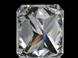 Diamante Taglio Brillante Modificato Rettangolare 2.03 Carati G VS1 GIA