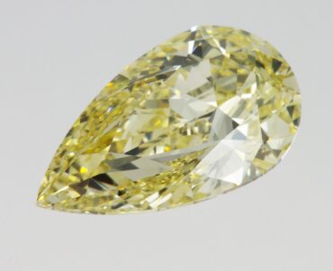 Diamante Fancy da 3.01 ct SI2 Pear Brilliant GIA