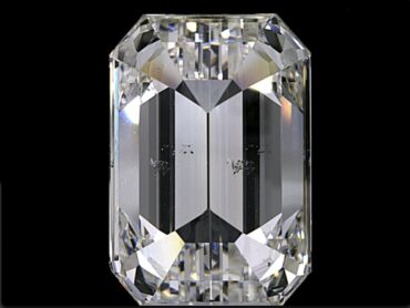 Foto diamante taglio smeraldo 6.65 carati GIA